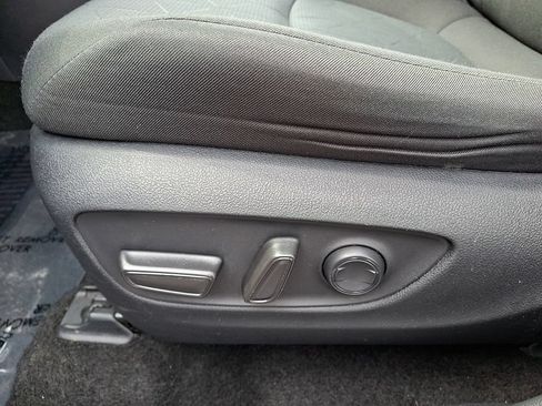 Used 2024 Toyota RAV4 XLE FWD image 15