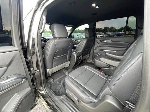 Used 2025 Chevrolet Traverse LT w/ Driver Confidence Package FWD image 25