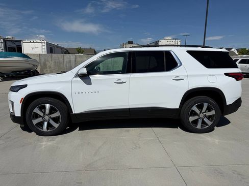 Used 2023 Chevrolet Traverse LT w/ LT Premium Package AWD/4WD image 6