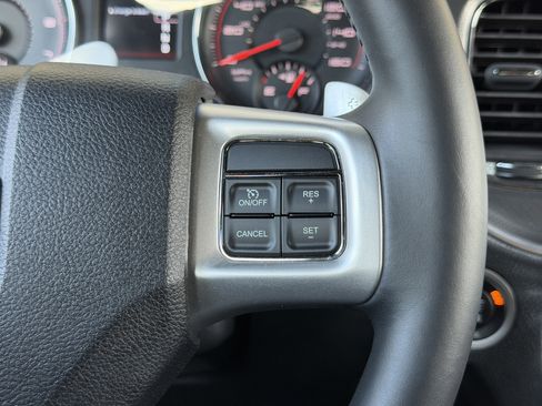 Used 2013 Dodge Charger R/T image 33