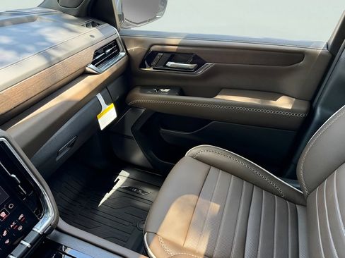 New 2026 GMC Yukon XL Denali Ultimate w/ LPO, Floor Liner Package AWD/4WD image 29