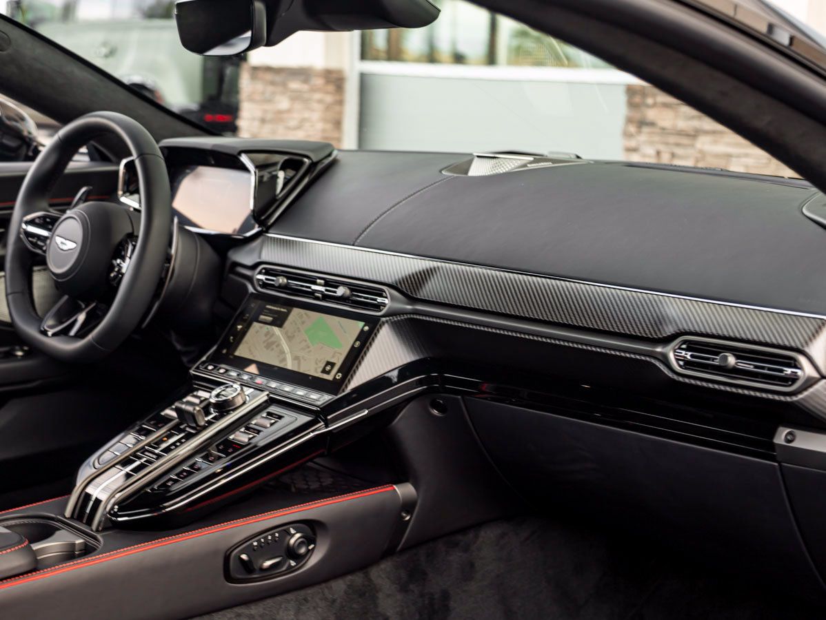 Used 2026 Aston Martin V8 Vantage S RWD image 30