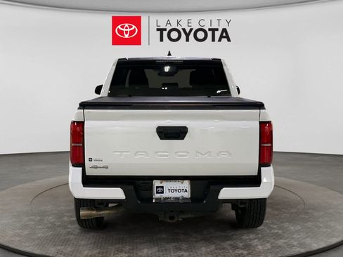 Used 2025 Toyota Tacoma SR5 AWD/4WD image 7