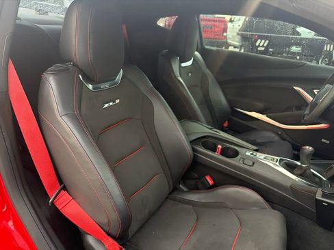 Used 2019 Chevrolet Camaro ZL1 RWD image 8