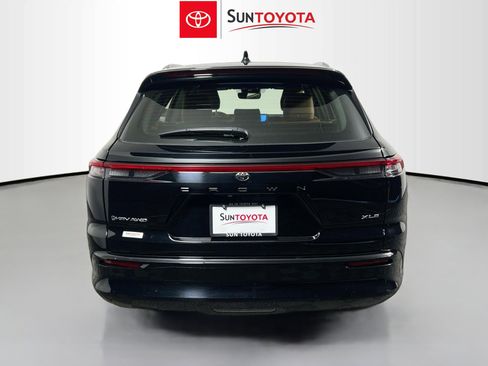 Used 2025 Toyota Crown Signia image 5