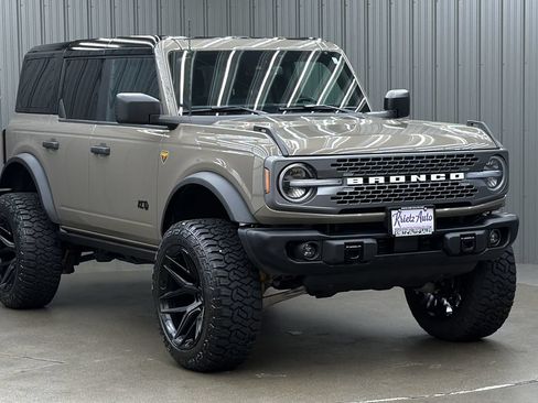 Used 2025 Ford Bronco Badlands AWD/4WD image 7