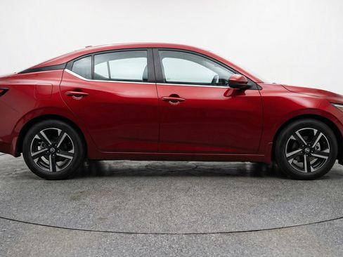 Used 2025 Nissan Sentra SV FWD image 11