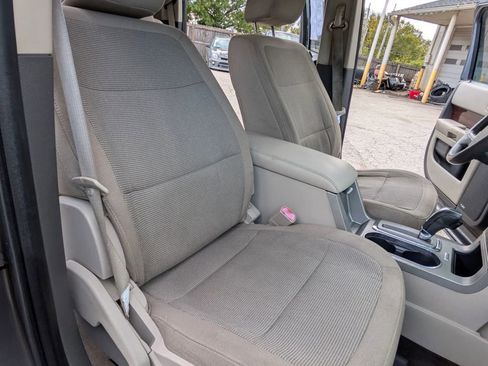 Used 2010 Ford Flex SEL image 17
