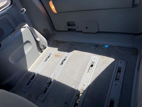 Used 2006 Dodge Caravan SXT w/ Popular Equipment Group I FWD image 20