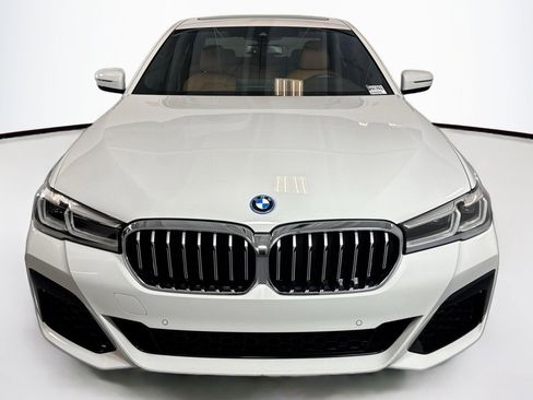 Used 2022 BMW 530e w/ M Sport Package image 2