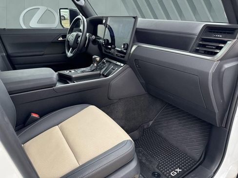 Used 2024 Lexus GX 550 AWD/4WD image 39