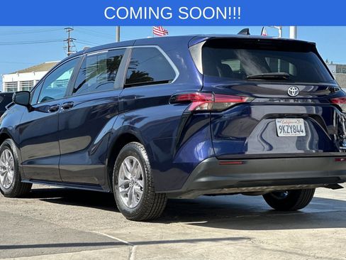 Used 2022 Toyota Sienna LE FWD image 6