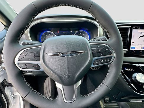 New 2026 Chrysler Voyager LX image 14