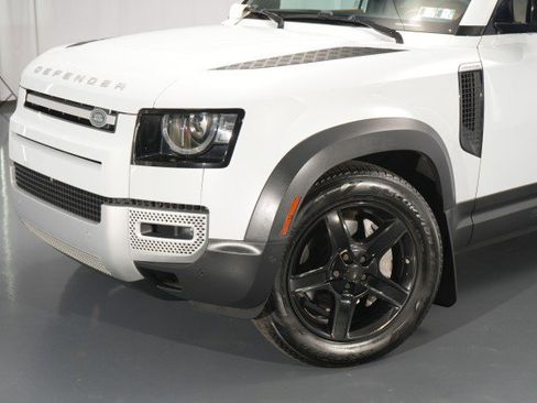 Used 2023 Land Rover Defender 130 SE image 6