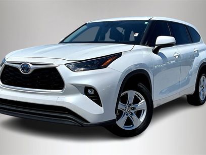 Used 2022 Toyota Highlander LE