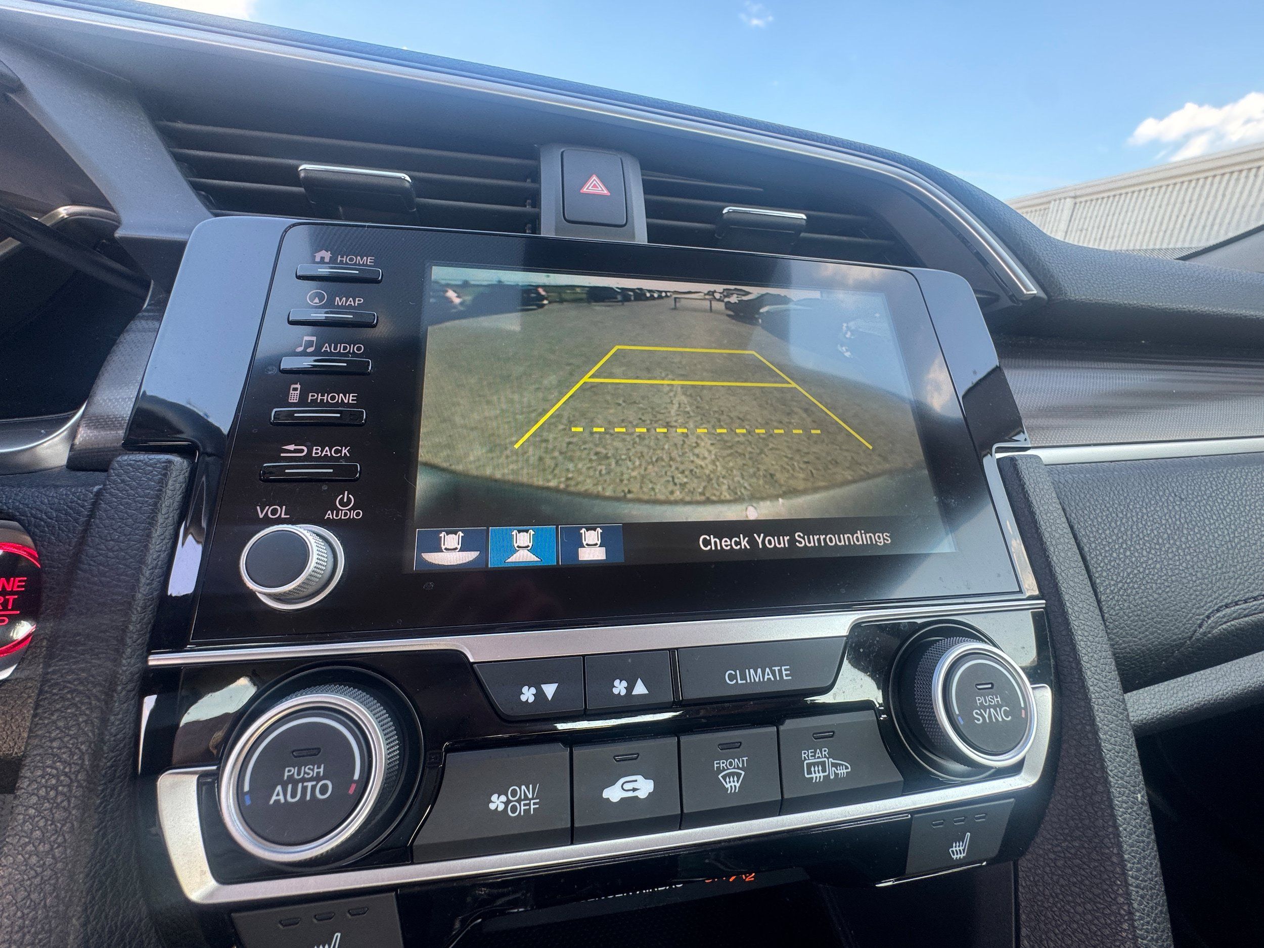 Used 2019 Honda Civic Touring image 17