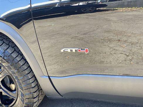Used 2022 GMC Acadia AT4 w/ Preferred Package AWD/4WD image 10