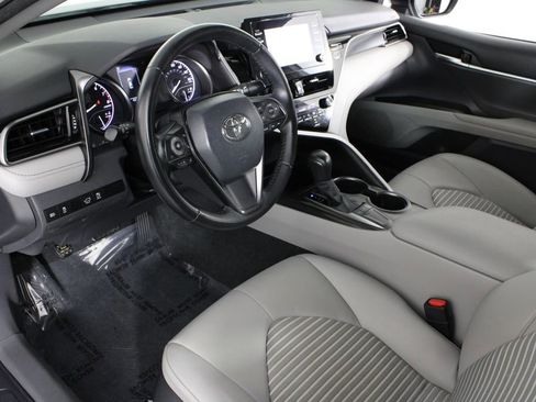 Used 2023 Toyota Camry SE image 17