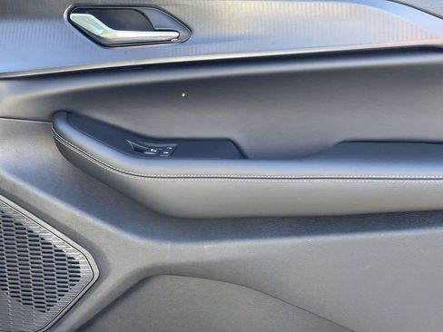 New 2025 Jeep Grand Cherokee Altitude image 16