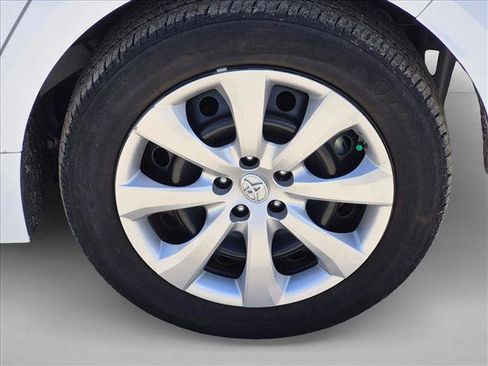 Used 2023 Toyota Corolla LE FWD image 15