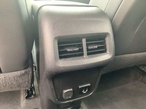 Used 2018 Chevrolet Equinox Premier image 33