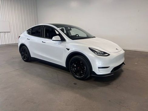Used 2021 Tesla Model Y 2WD image 1
