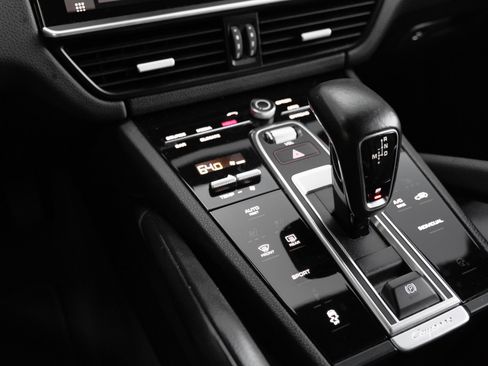 Certified 2020 Porsche Cayenne AWD/4WD image 20