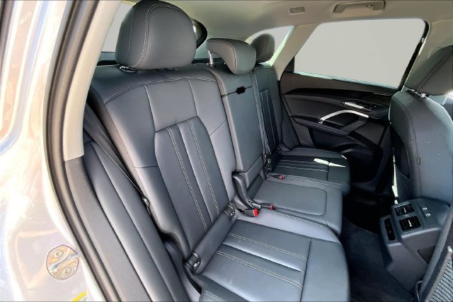 Used 2025 Audi Q5 Premium AWD/4WD image 29