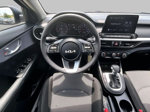 Certified 2024 Kia Forte LXS FWD image 6