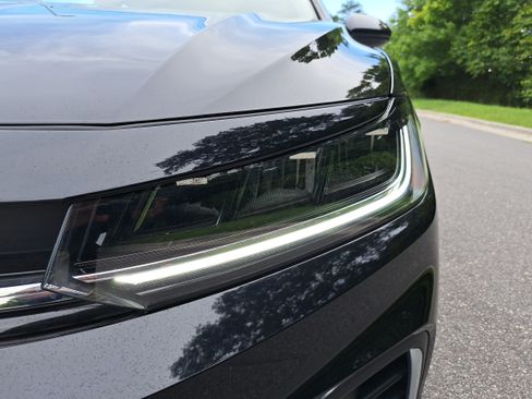 Certified 2026 Volkswagen Jetta SE FWD image 32