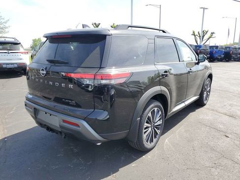 New 2026 Nissan Pathfinder Platinum image 6
