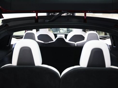 Used 2020 Tesla Model X Long Range AWD/4WD image 39