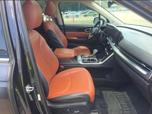 Used 2022 Kia Carnival SX Prestige FWD image 3