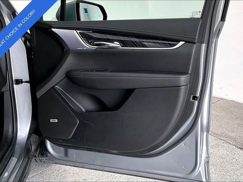 Used 2025 Cadillac XT6 Premium Luxury image 26