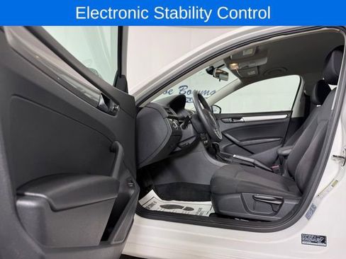 Used 2012 Volkswagen Passat 2.5 S image 11