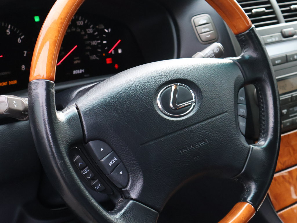 Used 2002 Lexus LS 430 RWD image 17