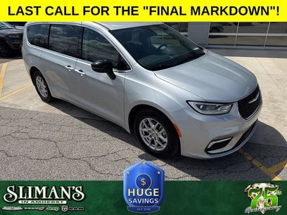 Used 2024 Chrysler Pacifica Touring-L