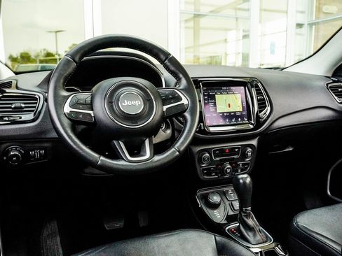 Used 2017 Jeep Compass Limited w/ Navigation Group image 16