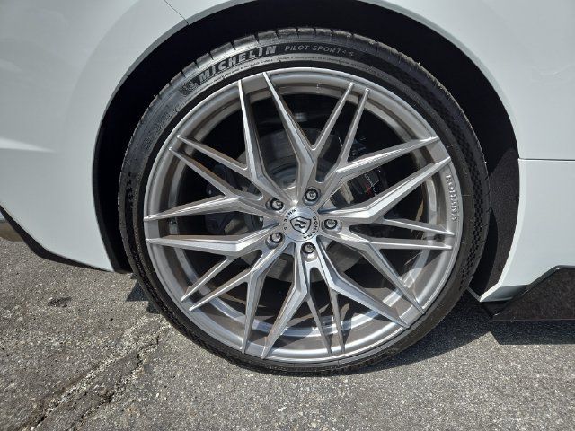Used 2021 Chevrolet Corvette Stingray Preferred Cpe w/ Z51 Performance Package RWD image 4
