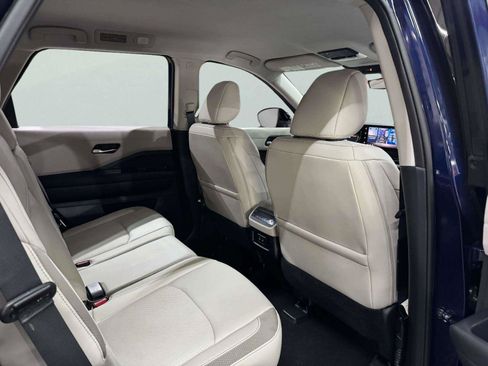 Used 2026 Nissan Pathfinder SL AWD/4WD image 34