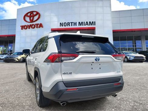 Used 2022 Toyota RAV4 XLE image 3