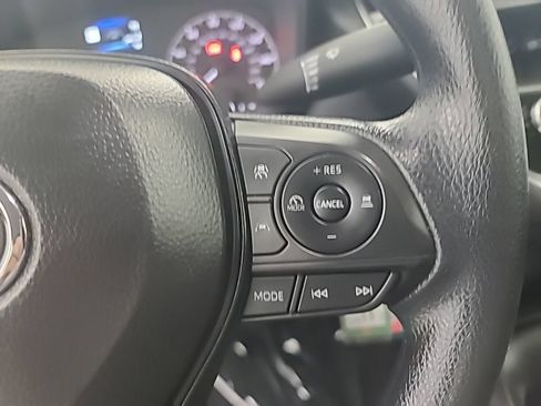 Used 2025 Toyota Corolla LE FWD image 31