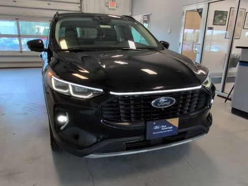 Certified 2024 Ford Escape Platinum AWD/4WD image 38