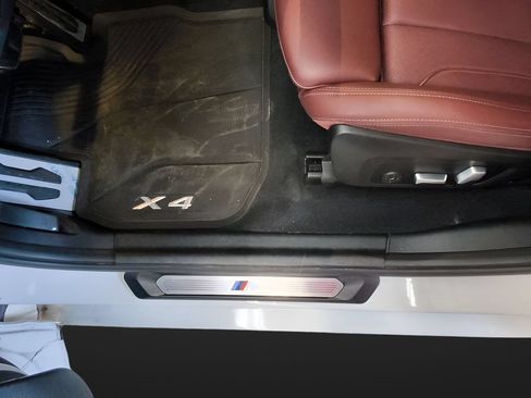Used 2023 BMW X4 xDrive30i w/ M Sport Package AWD/4WD image 9