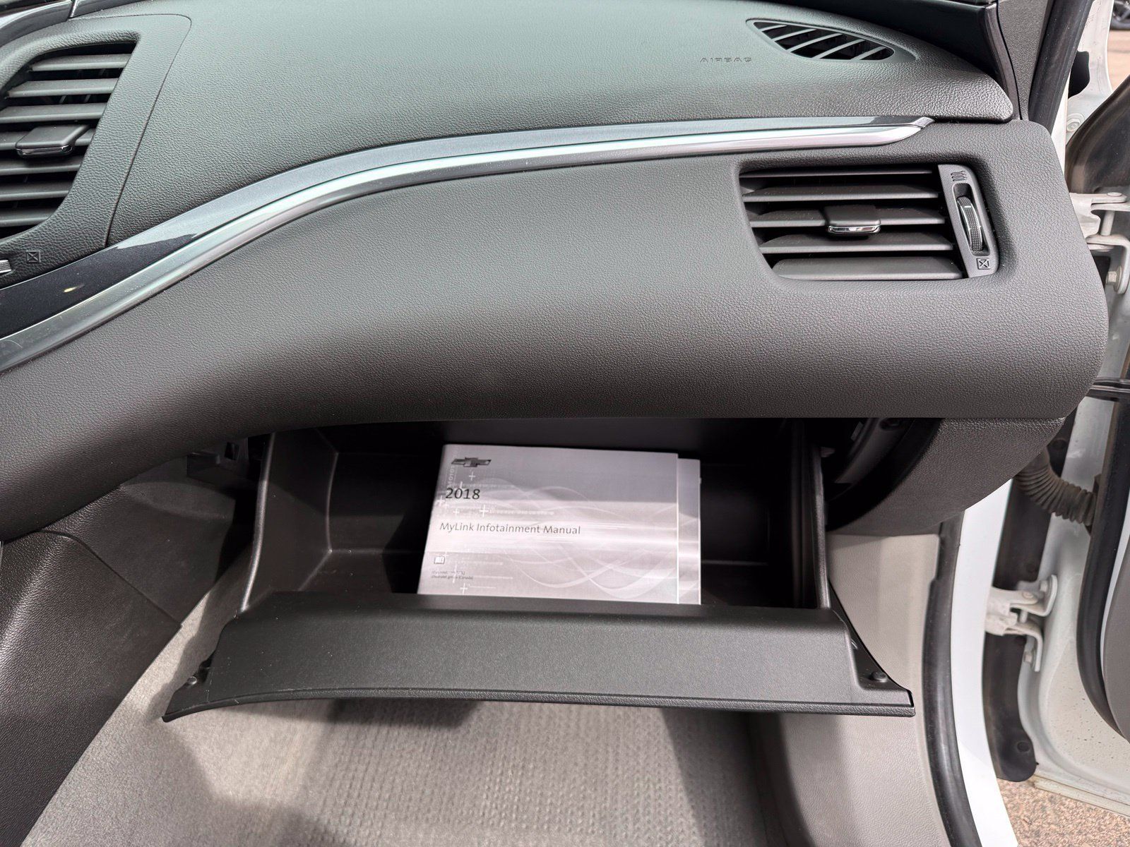 Used 2018 Chevrolet Impala LS FWD image 29