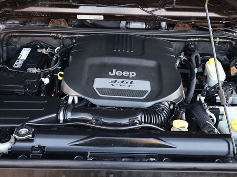 Used 2013 Jeep Wrangler Sport w/ Connectivity Group image 12