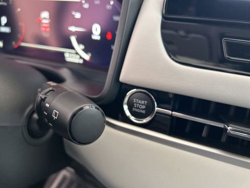 New 2025 Mitsubishi Outlander SE image 44