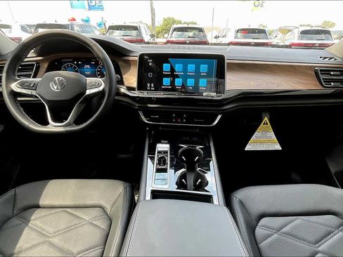 New 2026 Volkswagen Atlas SE FWD image 5