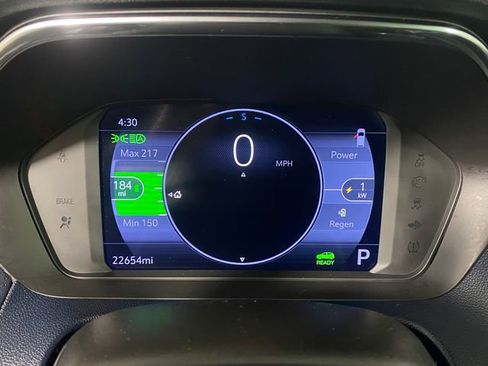 Used 2023 Chevrolet Bolt EUV Premier image 16