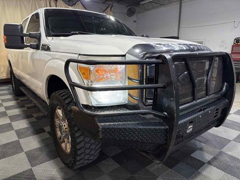 Used 2014 Ford F250 Lariat w/ Lariat Interior Package image 6